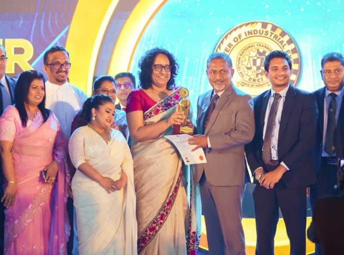 உள்நாட்டுத் கைத்தொழில் துறையினைப் பலப்படுத்த அரசாங்கமும் தனியார் துறையும் ஒன்றிணைந்து செயற்படவேண்டியது கட்டாயத் தேவையாகும்